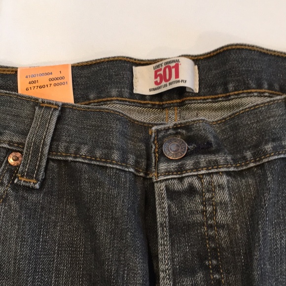 Levi’s 501 straight leg button fly fit jeans - Picture 4 of 12